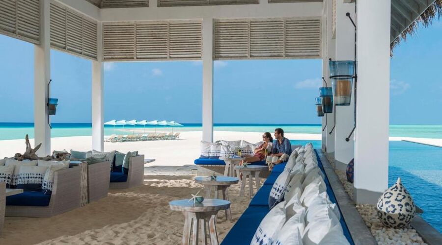 Four Seasons Resort Maldives at Landaa Giraavaru