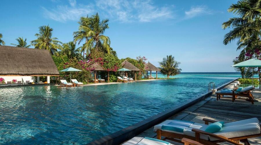 Four Seasons Resort Maldives at Landaa Giraavaru
