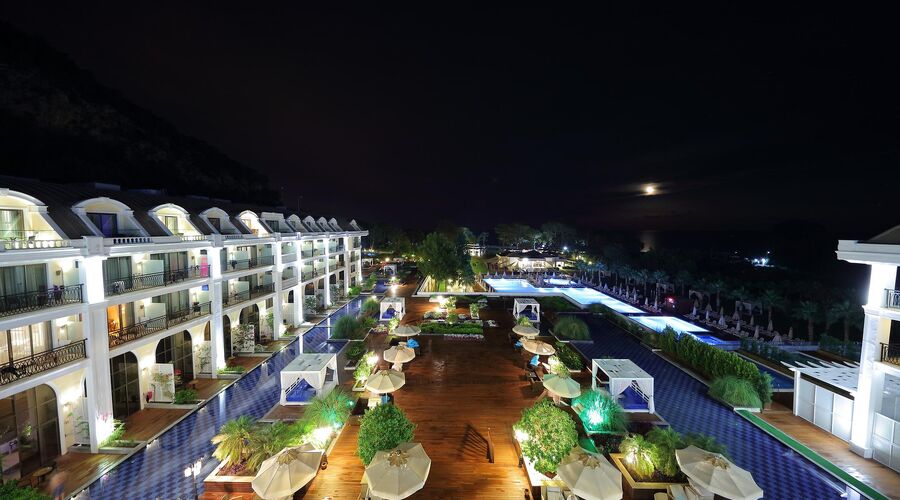 Juju Premier Palace
