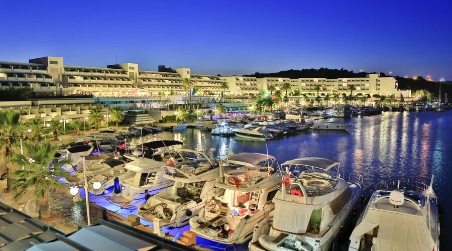 Altın Yunus Hotel & Spa Çeşme