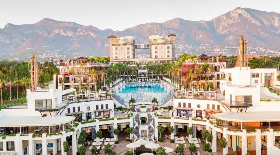 Cratos Premium Hotel & Casino
