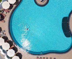 Rocks Hotel