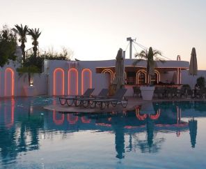 Rocks Hotel