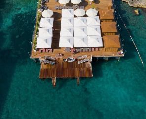 Rocks Hotel