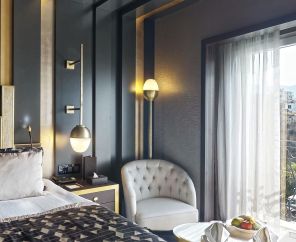 Rocks Hotel