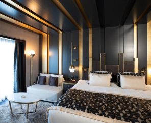 Rocks Hotel