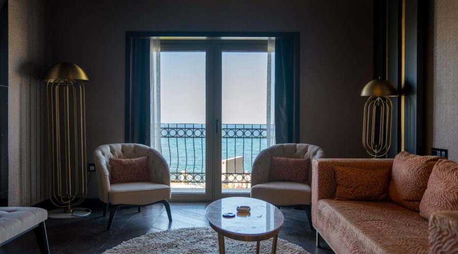 Rocks Hotel