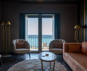 Rocks Hotel