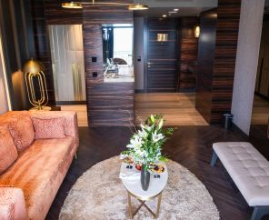 Rocks Hotel