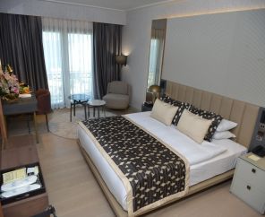 Rocks Hotel