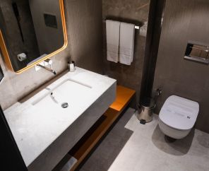 Rocks Hotel