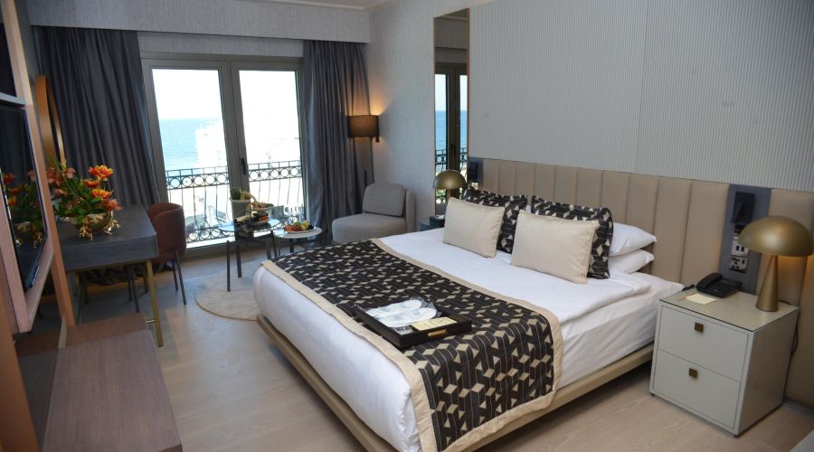 Rocks Hotel