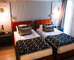 Rocks Hotel