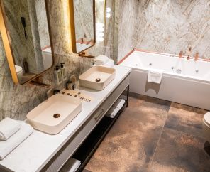 Rocks Hotel