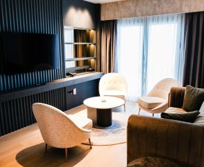 Rocks Hotel