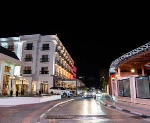 Rocks Hotel