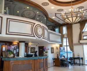 Rocks Hotel